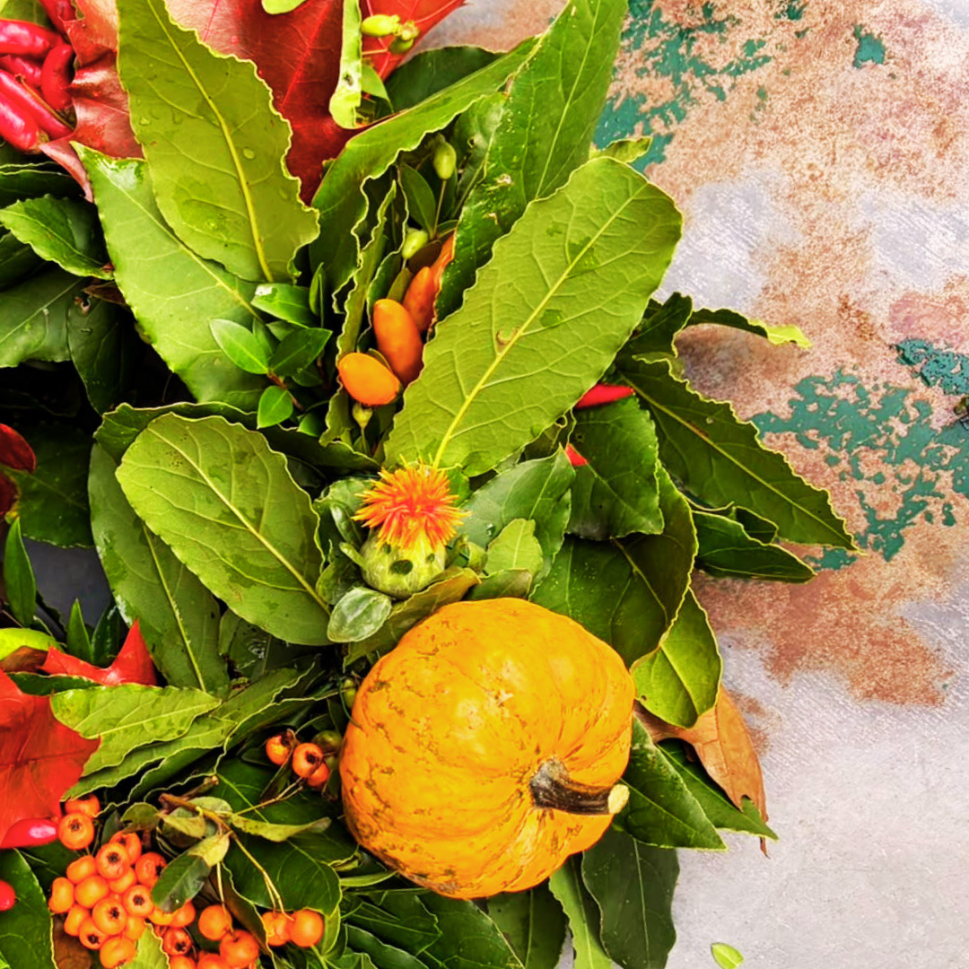 Bay leaf crown with chili peppers (customizable)