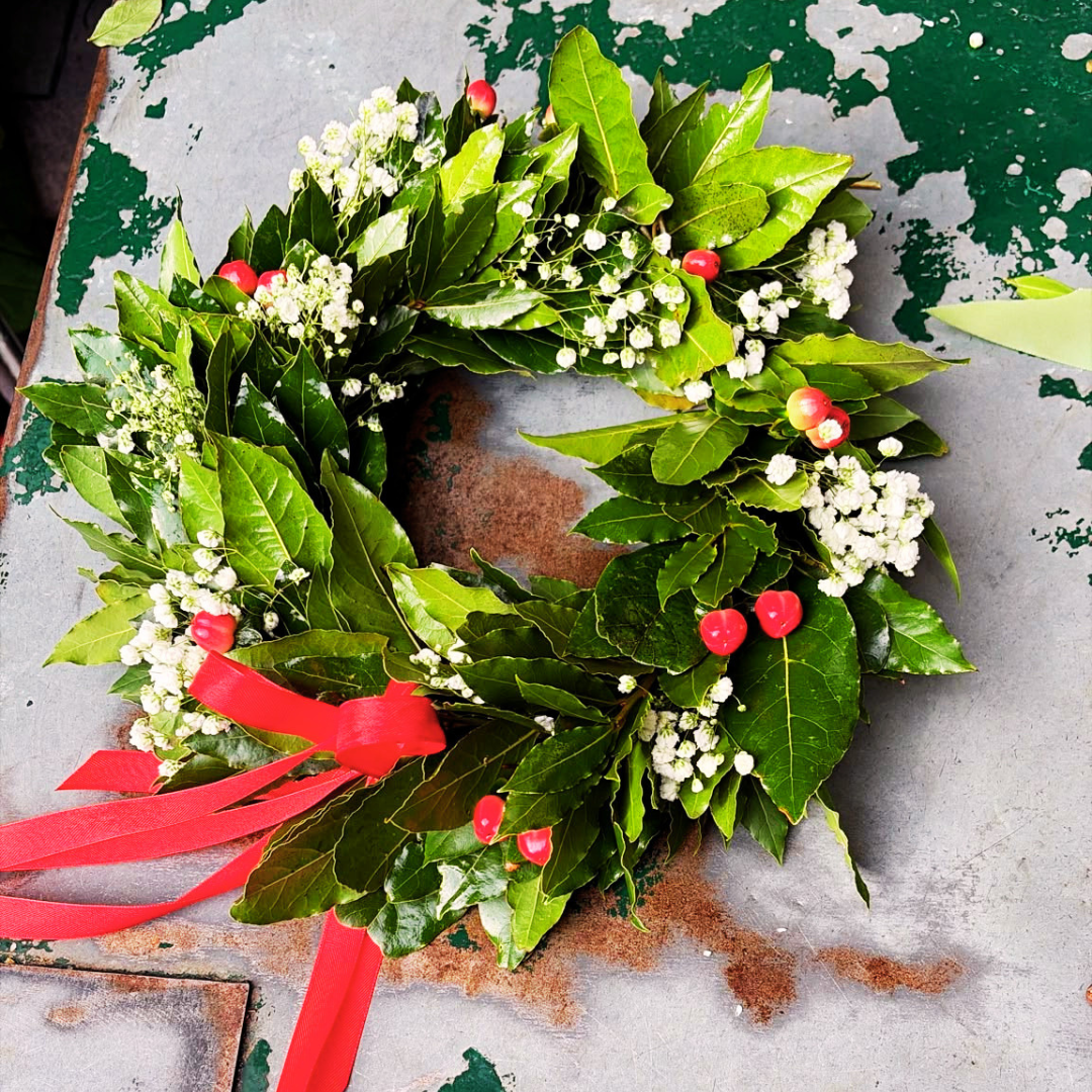 Bay leaf crown with chili peppers (customizable)