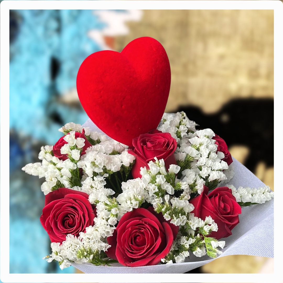 Bouquet con rose rosse e cuore gigante MR.YES