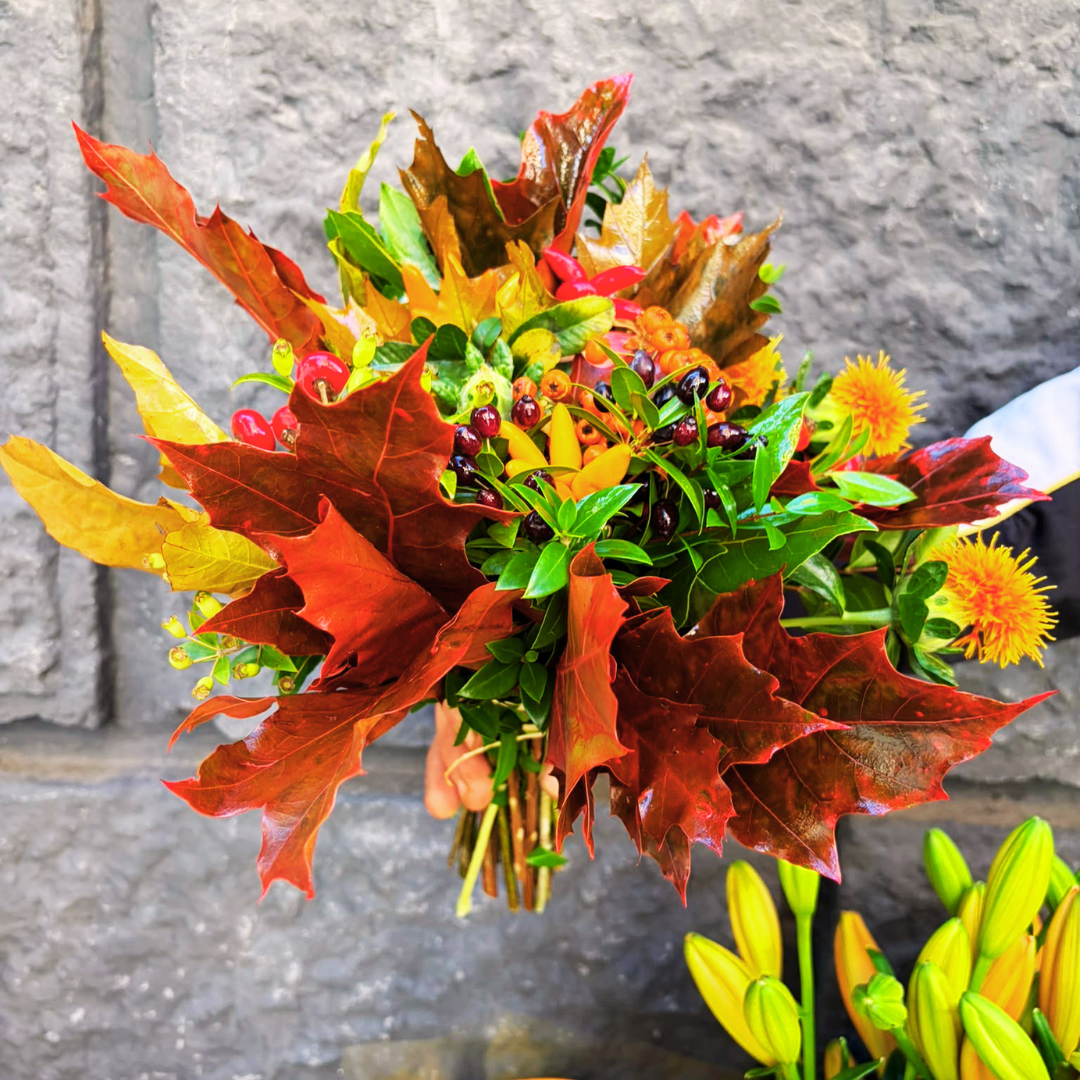 Hortensienstrauß, Rosen, Bartnelken NO FLOWER NO LOVE