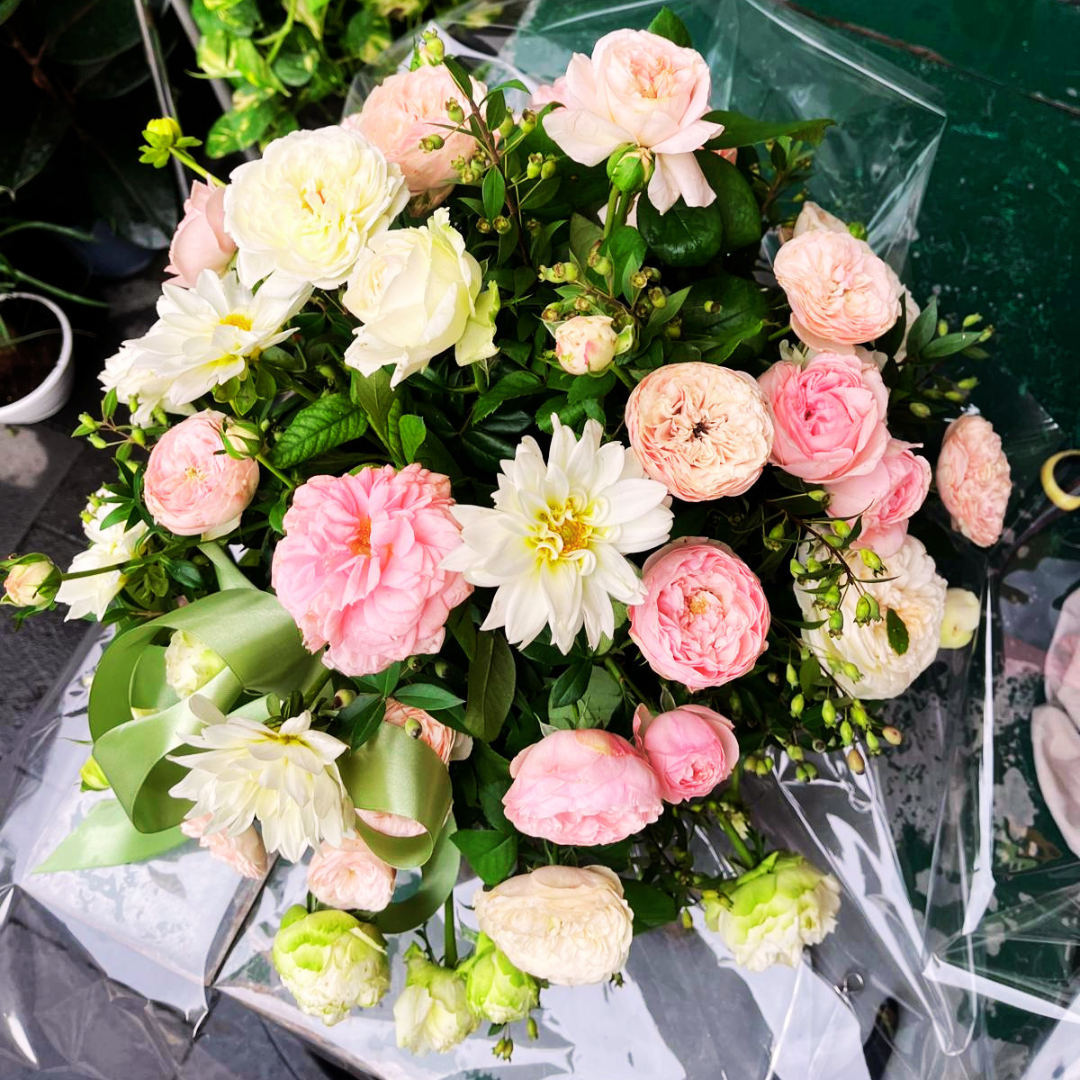Basket with colorful Primroses