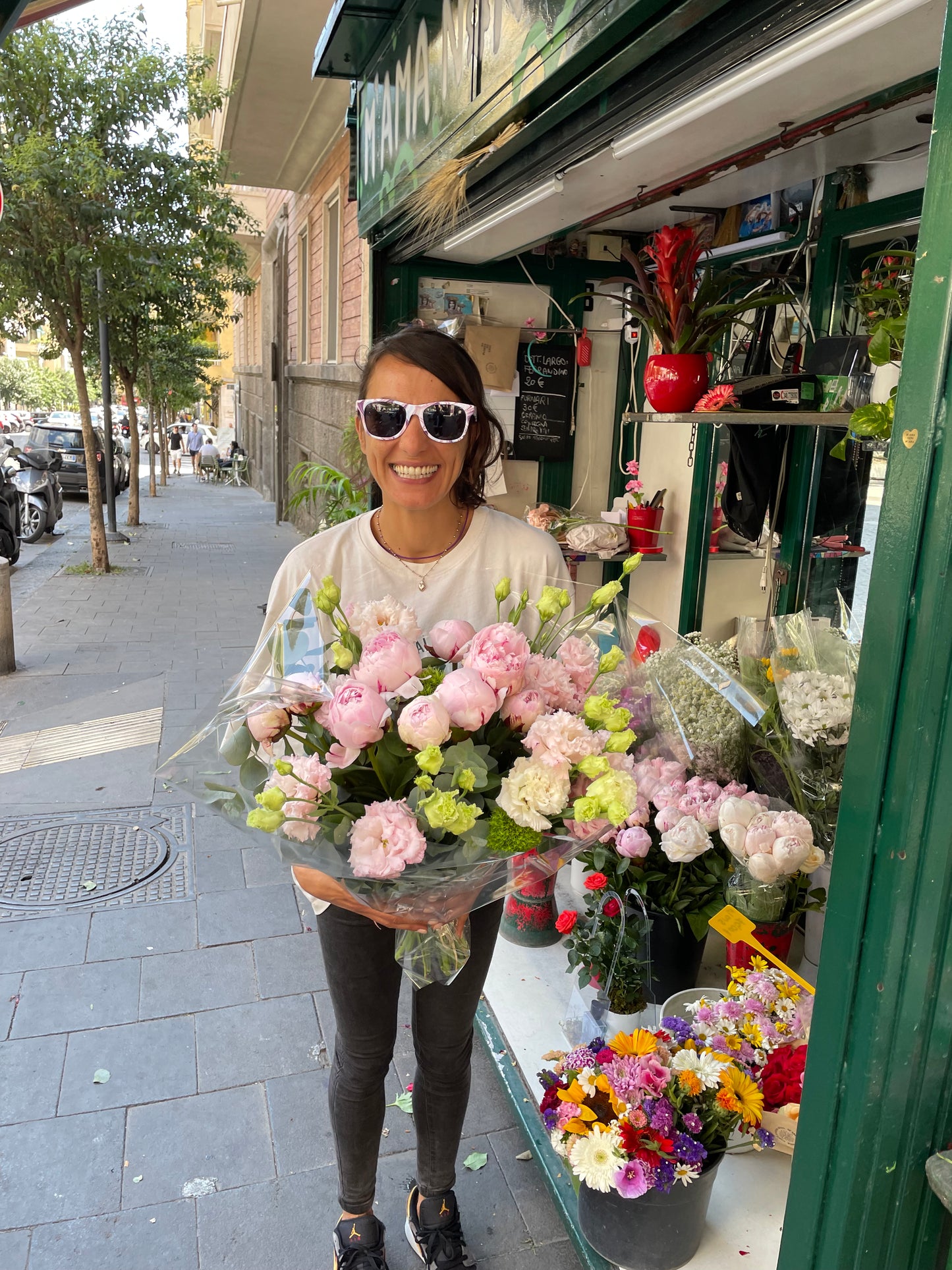 Bouquet con peonie e lisianthus