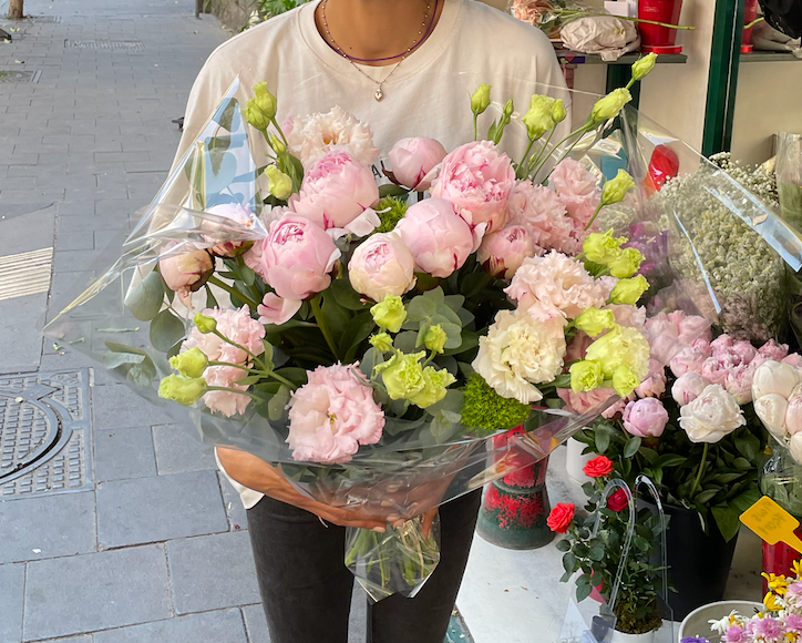 Bouquet con peonie e lisianthus